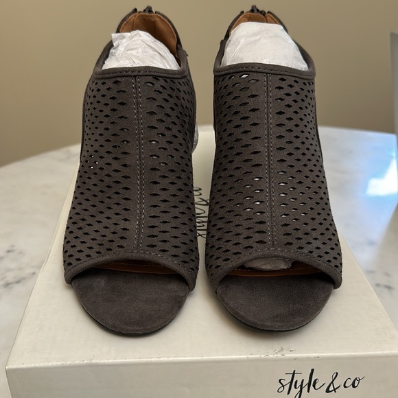 Style & Co Haddiee Open-Toe Heels, Size 6 - Picture 8 of 9